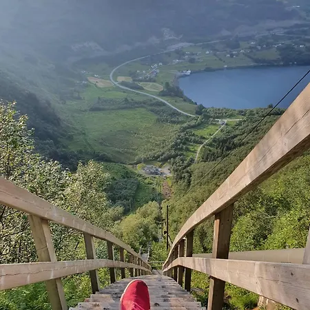Villa Koselig Hus Med Fantastisk Utsikt, Stadlandet
