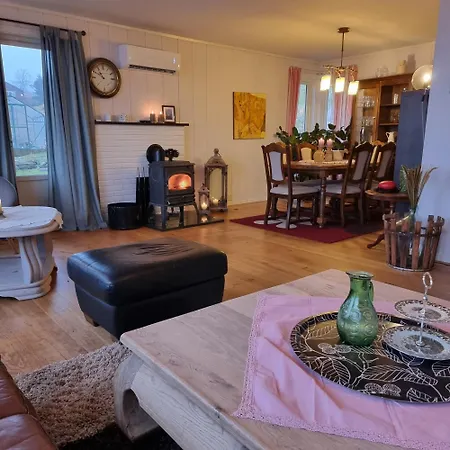 Koselig Hus Med Fantastisk Utsikt, Вилла